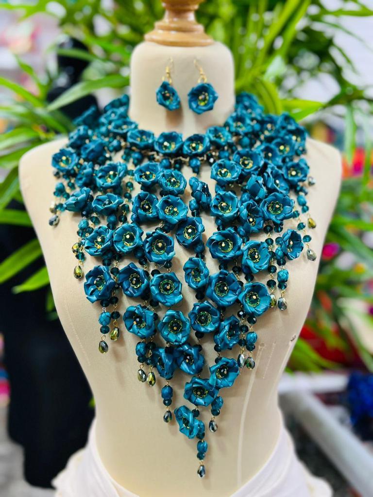 Collar hoja de Palma