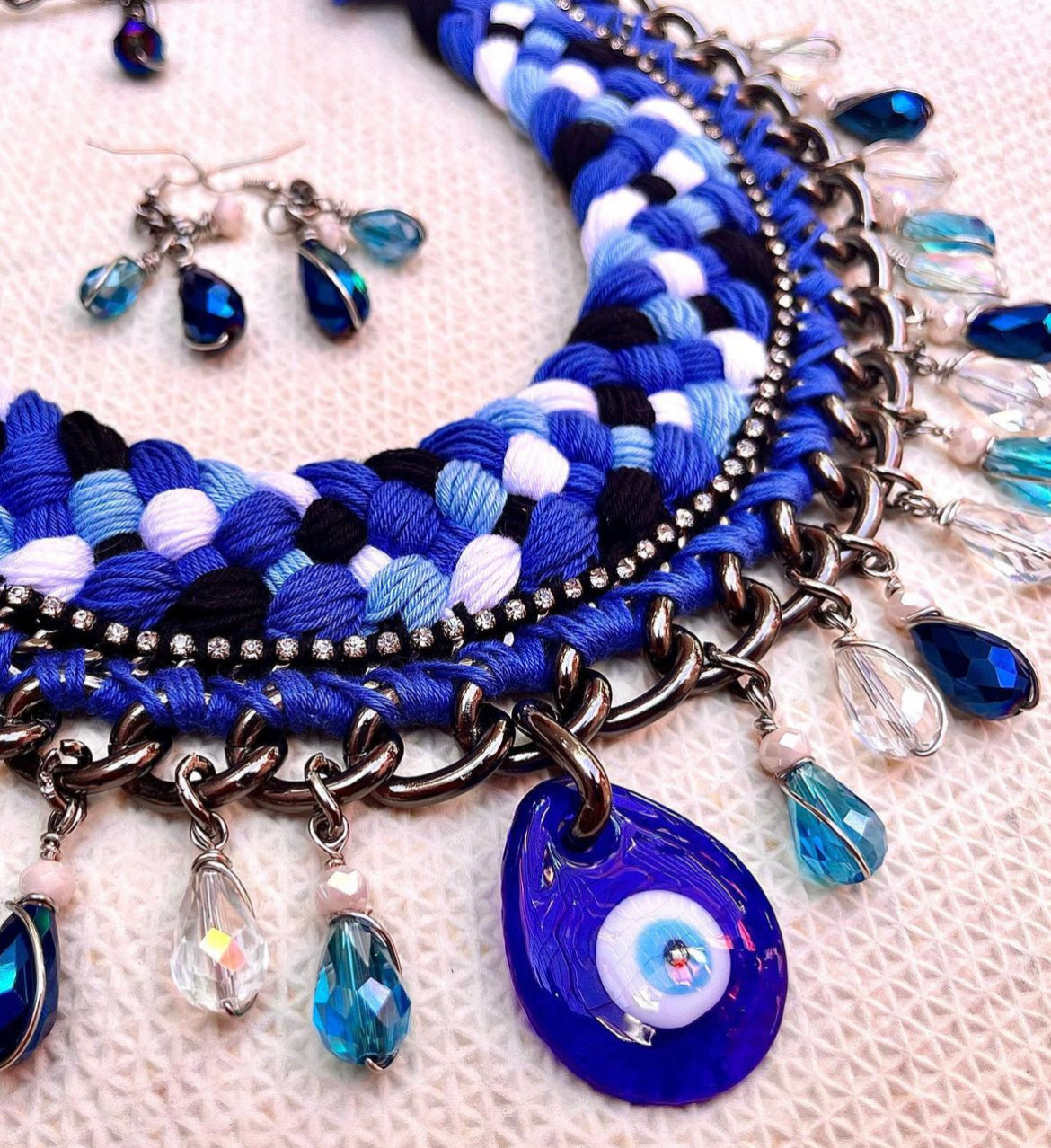 Collar Ojo Turco