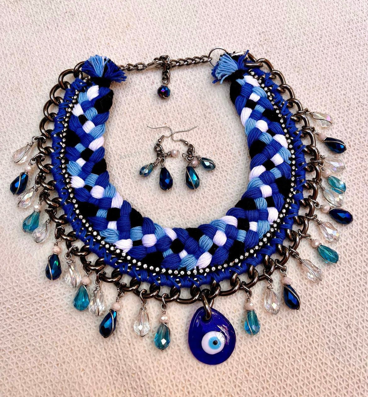 Collar Ojo Turco