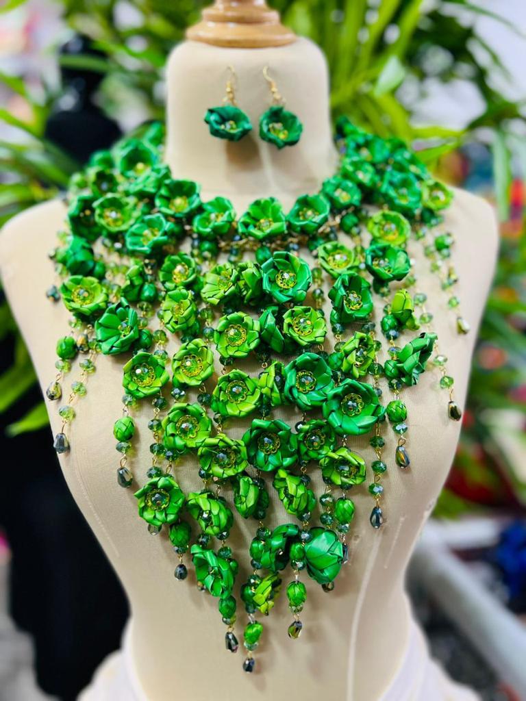 Collar hoja de Palma