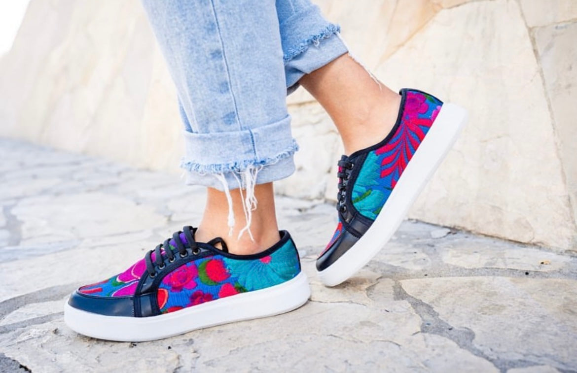 Tenis multicolor Negro