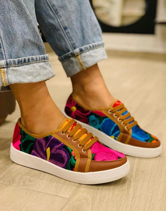 Tenis multicolor café