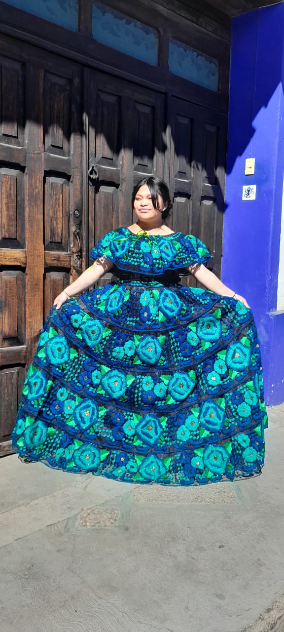 Vestido Chiapaneca Aqua y azul incluye rebozo