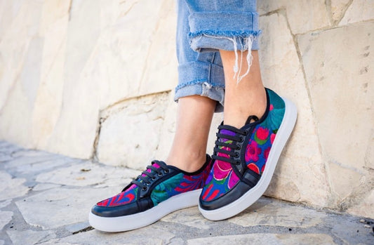 Tenis multicolor Negro