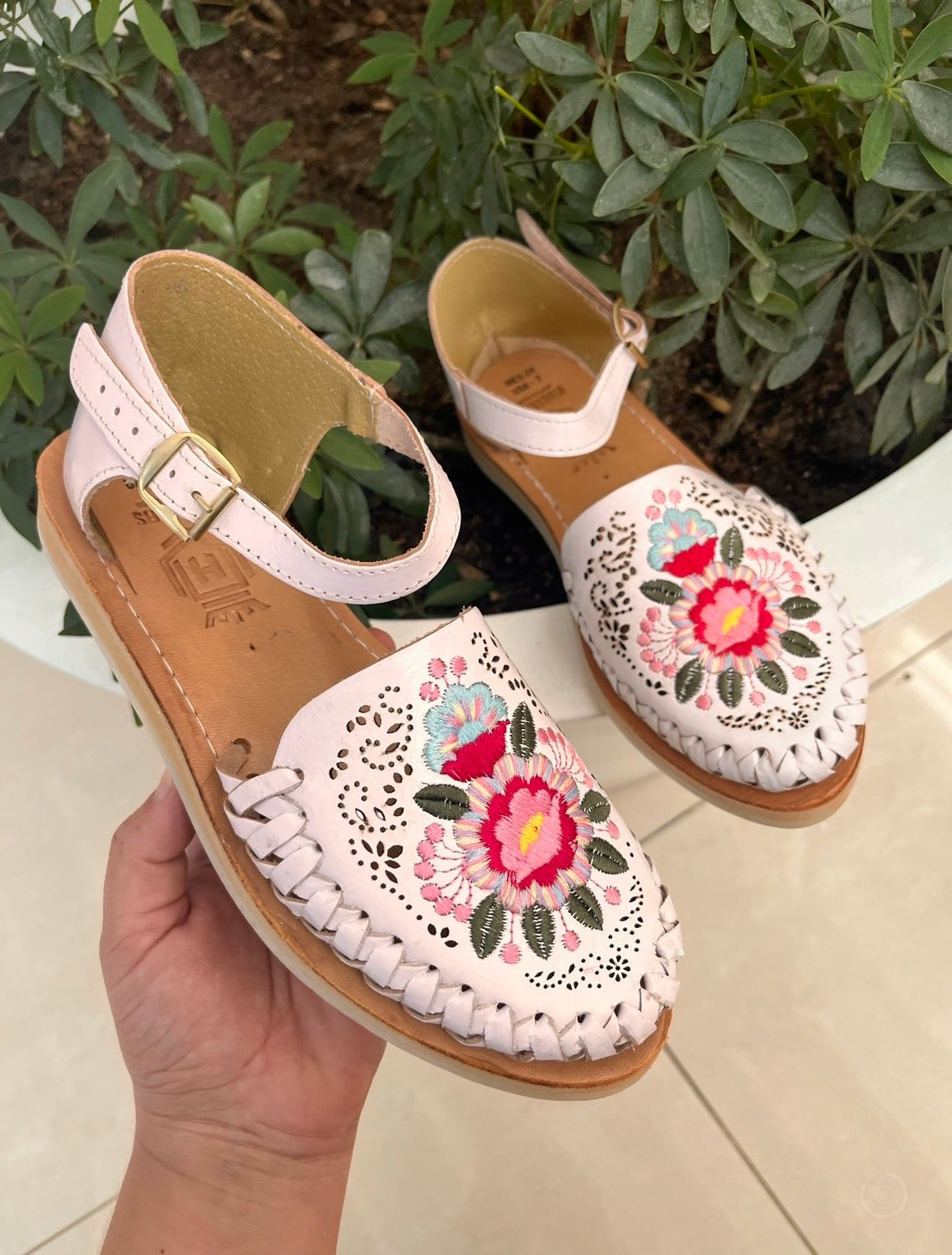 Huaraches Florecitas